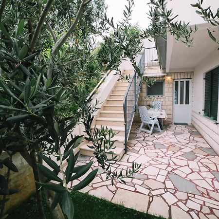 Villa Brigita Омиш Экстерьер фото