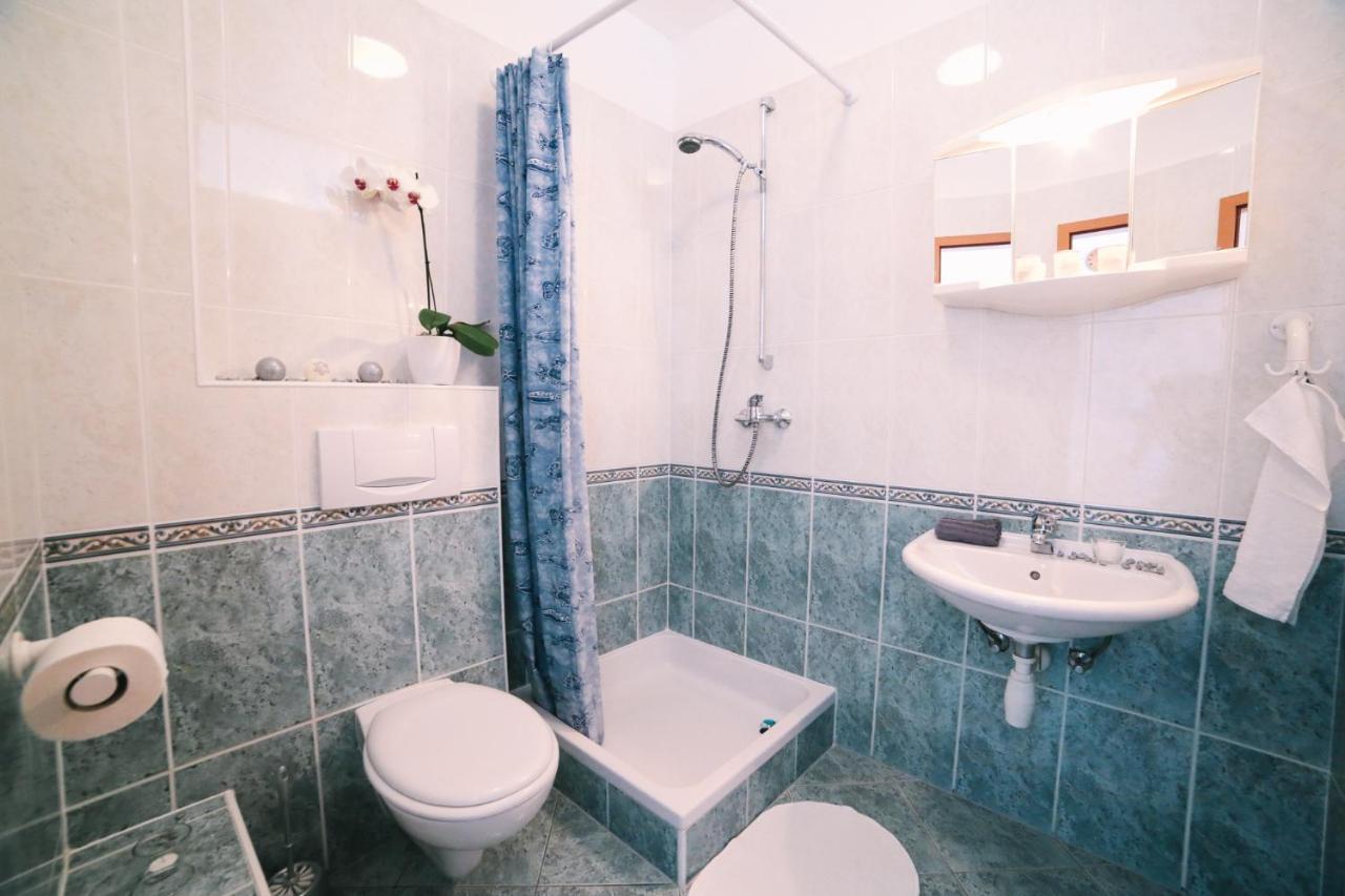 Villa Brigita Омиш Экстерьер фото
