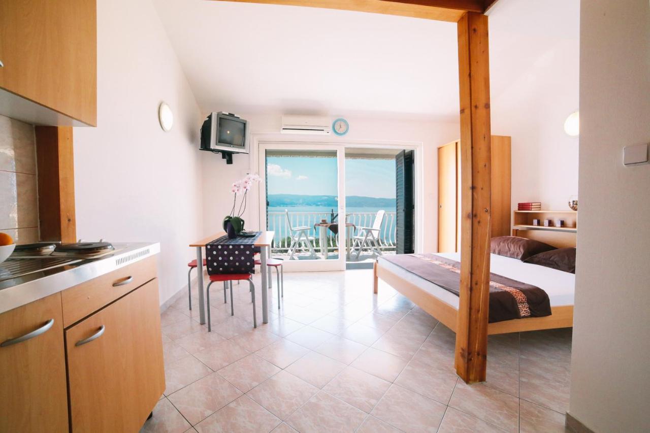 Villa Brigita Омиш Экстерьер фото