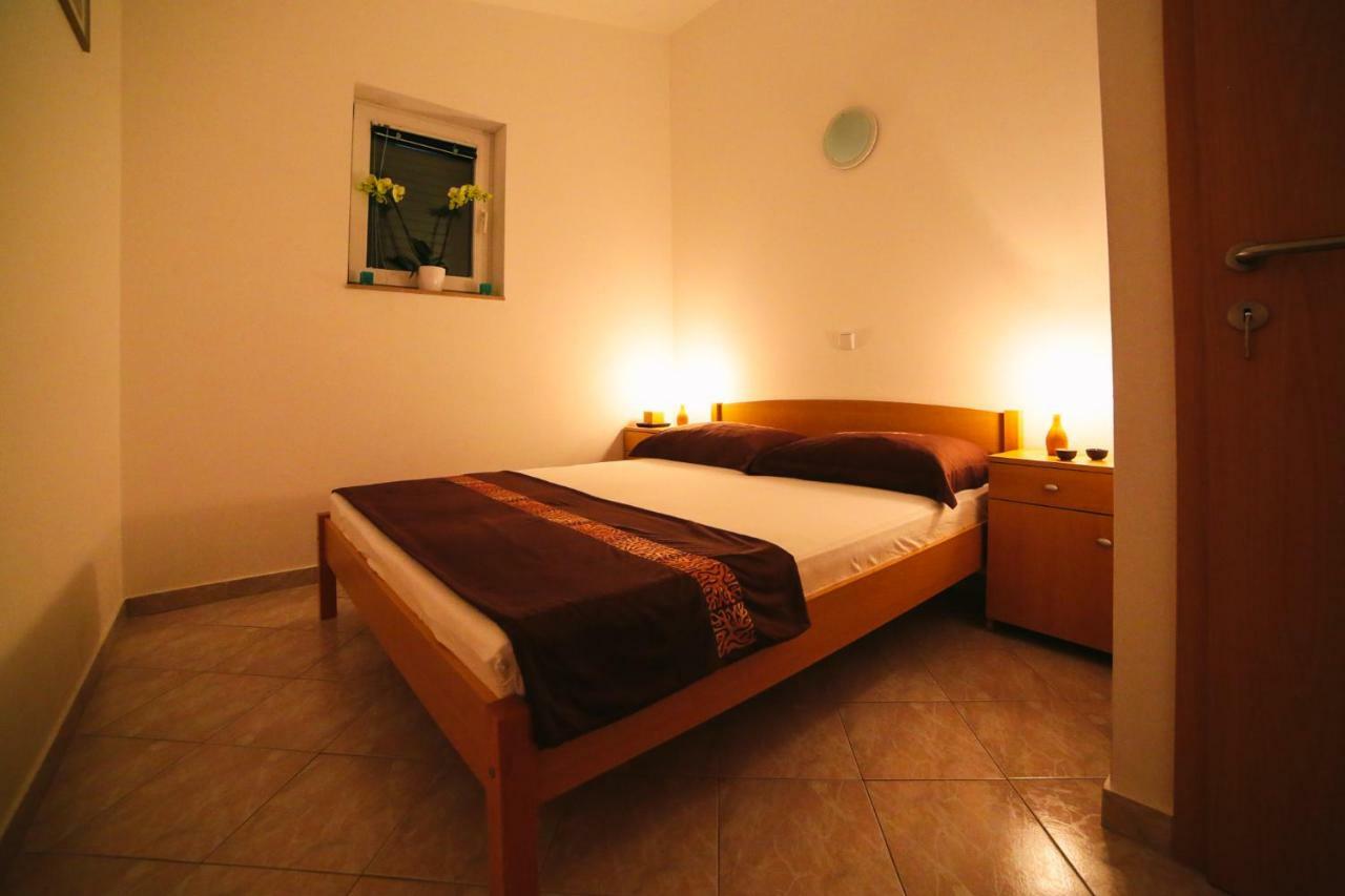 Villa Brigita Омиш Экстерьер фото